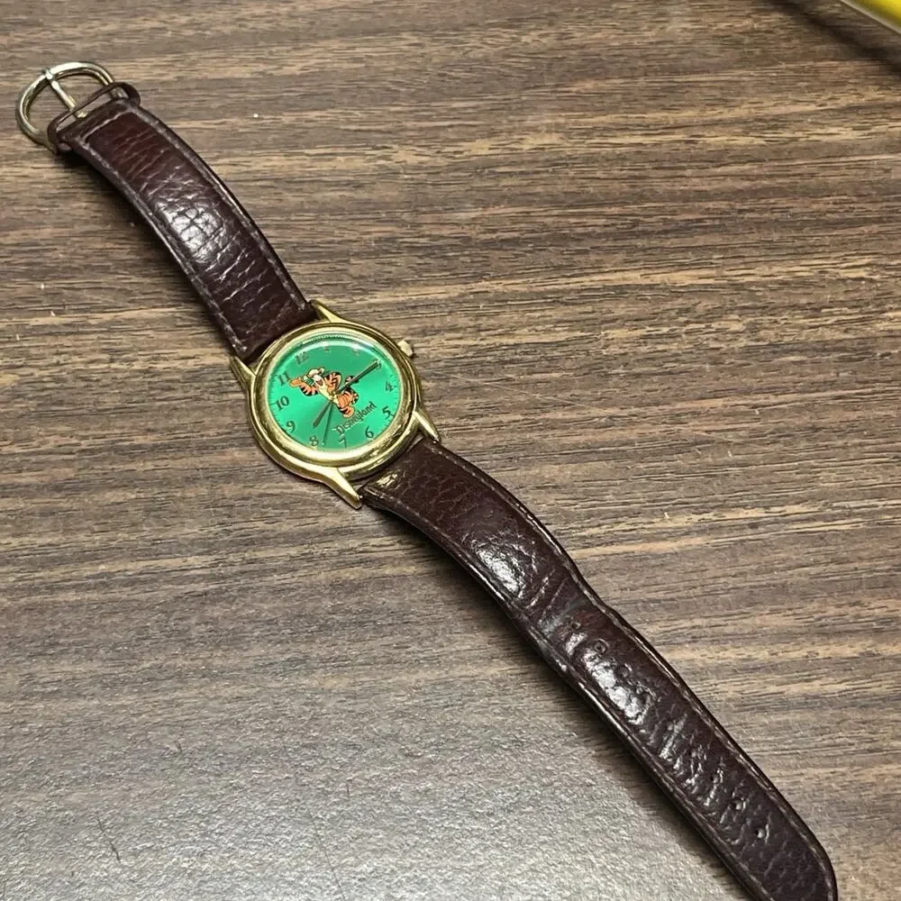 Vintage Gold Tone Tigger Brown Leather Watch Green Face 33mm Case New Battery